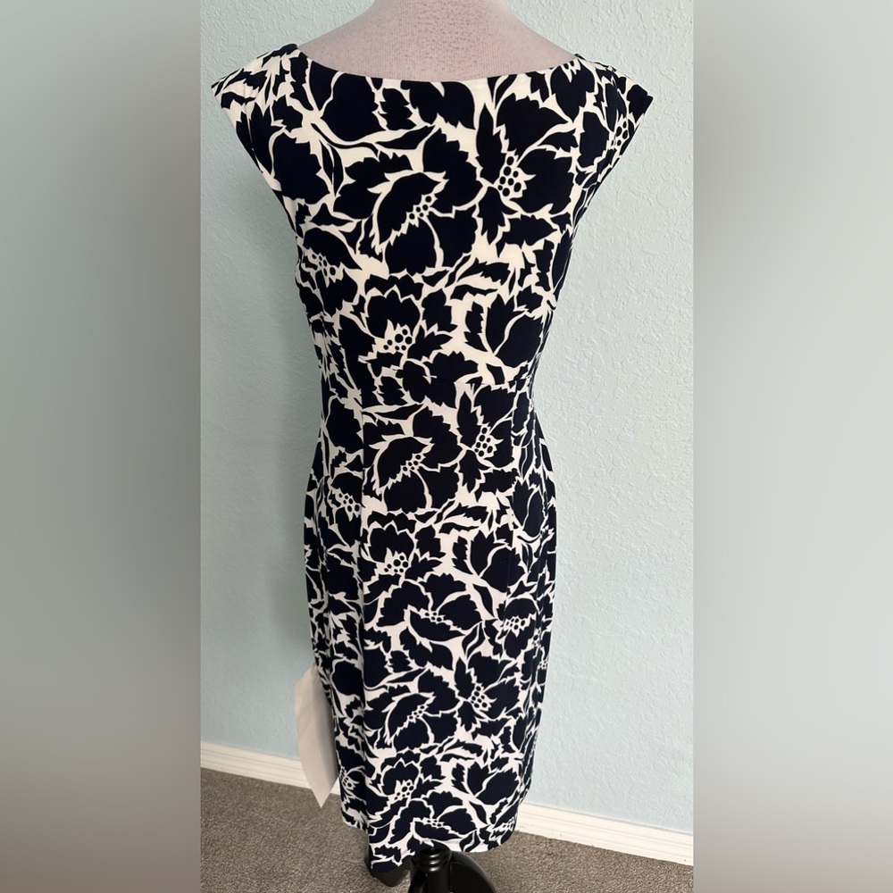 Women’s Sleeveless Dress Nave and White Flowers Size 6 - Picture 2 of 6